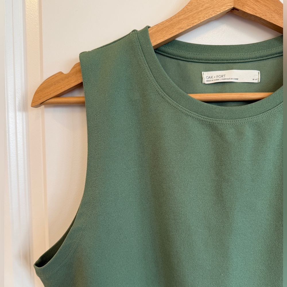 Oak + Fort Cropped Green Tank – Minimalist Essential! - Picture 2 of 4